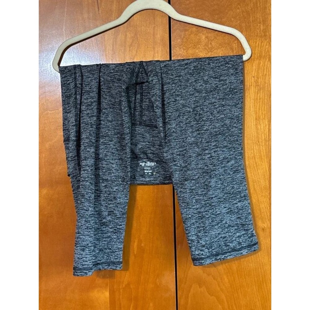 Lot of 3 Capri Leggings - Picture 6 of 10